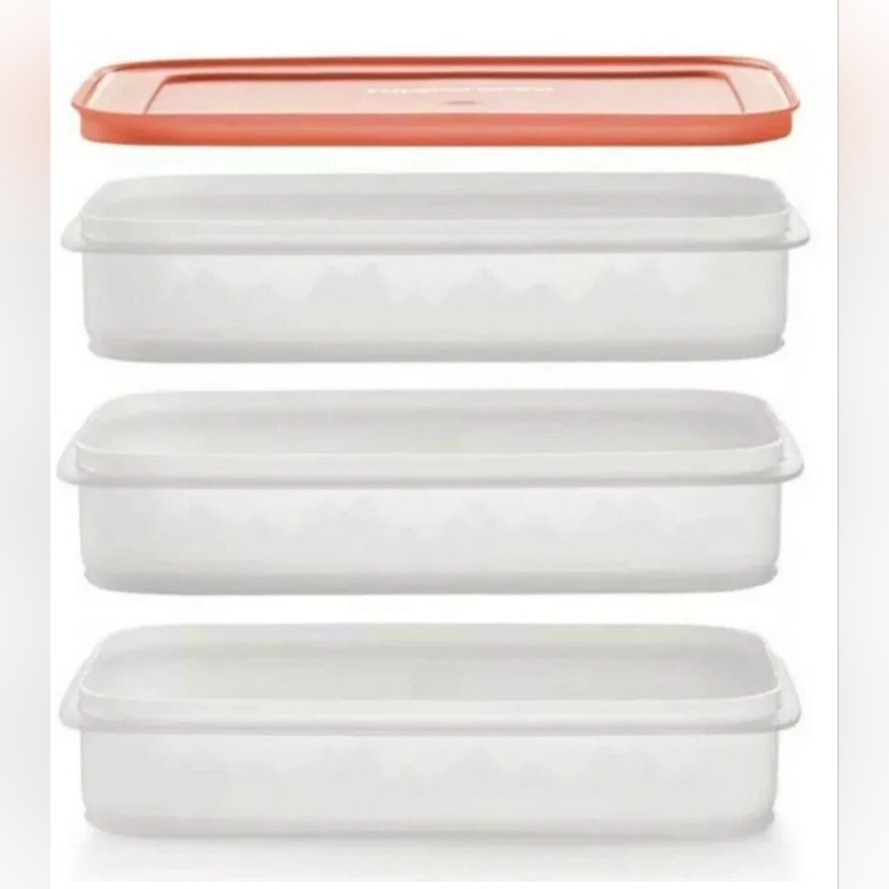 Tupperware Red & White Snowflake Stackable Storage Container NEW 3 2 3/4 Cup - Picture 2 of 3